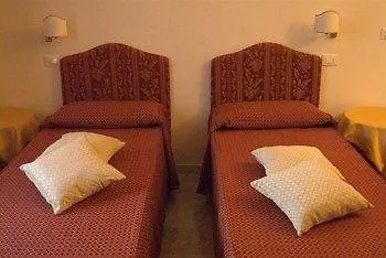Lady Rose Bed & Breakfast Pisa