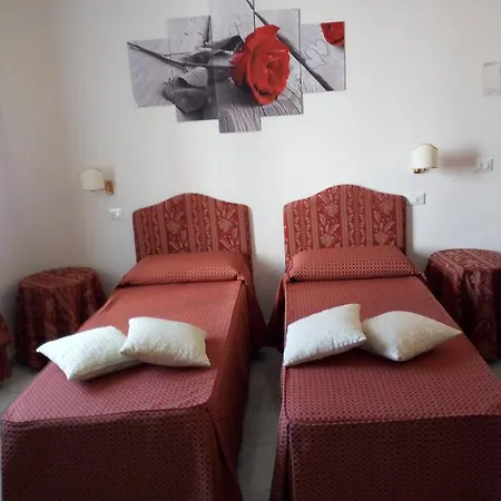 Lady Rose Bed & Breakfast Pisa