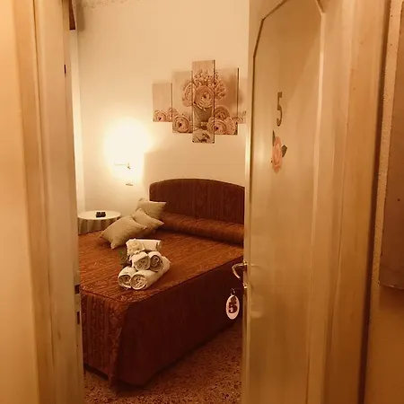 Lady Rose Bed & Breakfast